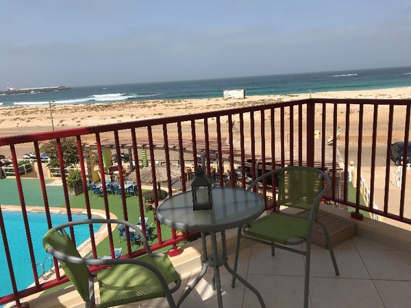  VC022 Pool/seaview from the balcony 