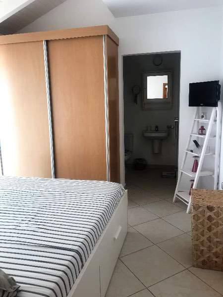  VC048 bedroom storage 