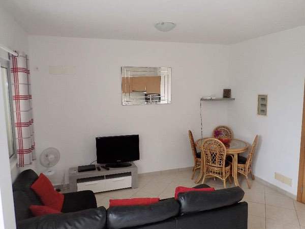  VC076-living dining area 