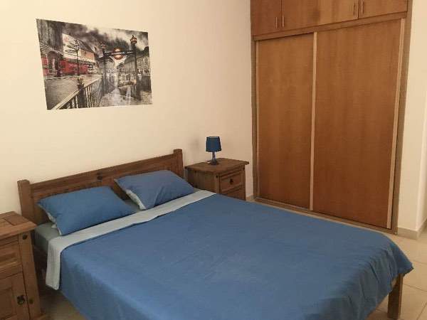  VC087 Double Bedroom with wardrobe storage 