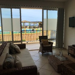 VC027-Pool view from living area