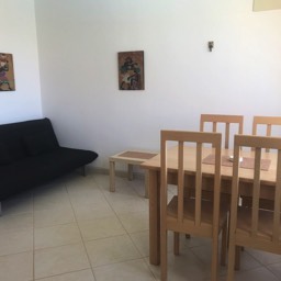 VC046-living/dining area