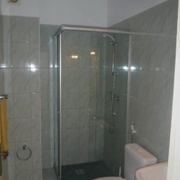 VC116-Shower room