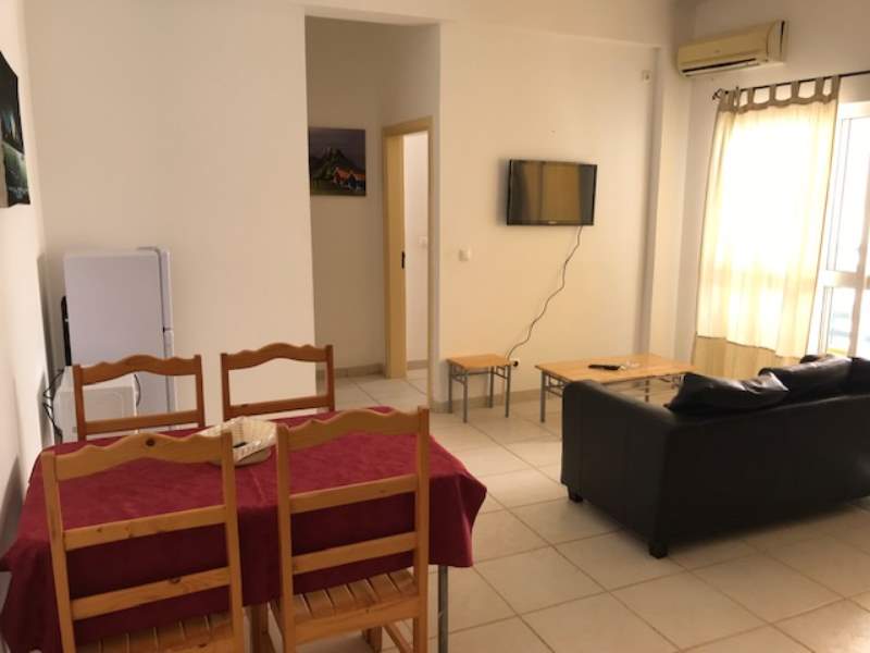 VC120-Living/dining area