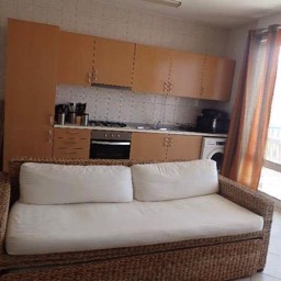 VC071-living/kitchen area