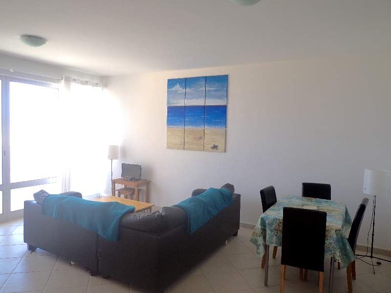 VC067-Living-dining area